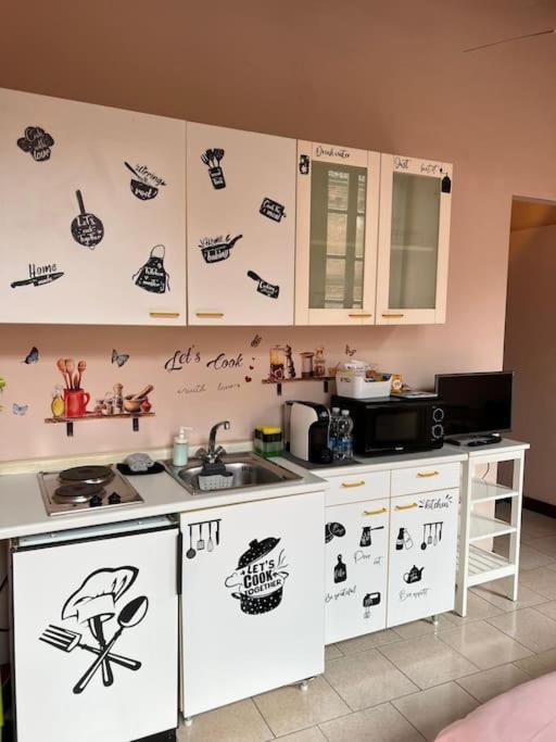 פיאצ'נצה Minimal Studio Con Travi A Vista מראה חיצוני תמונה