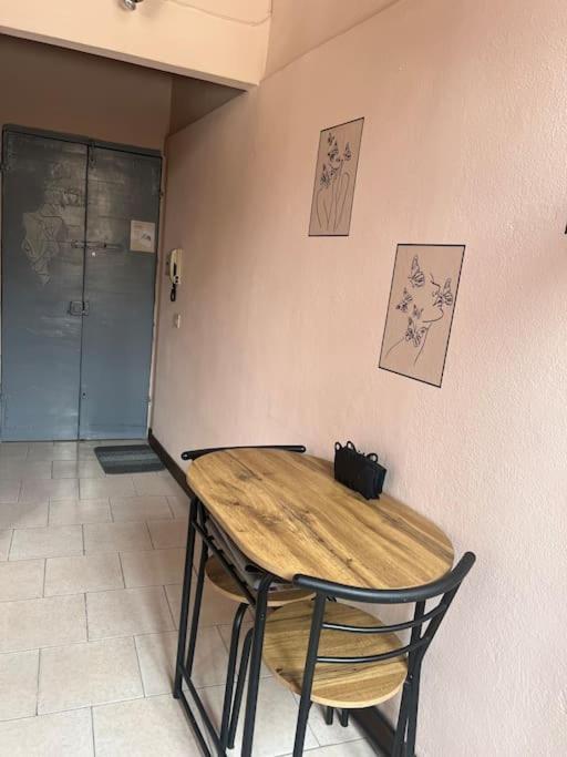פיאצ'נצה Minimal Studio Con Travi A Vista מראה חיצוני תמונה